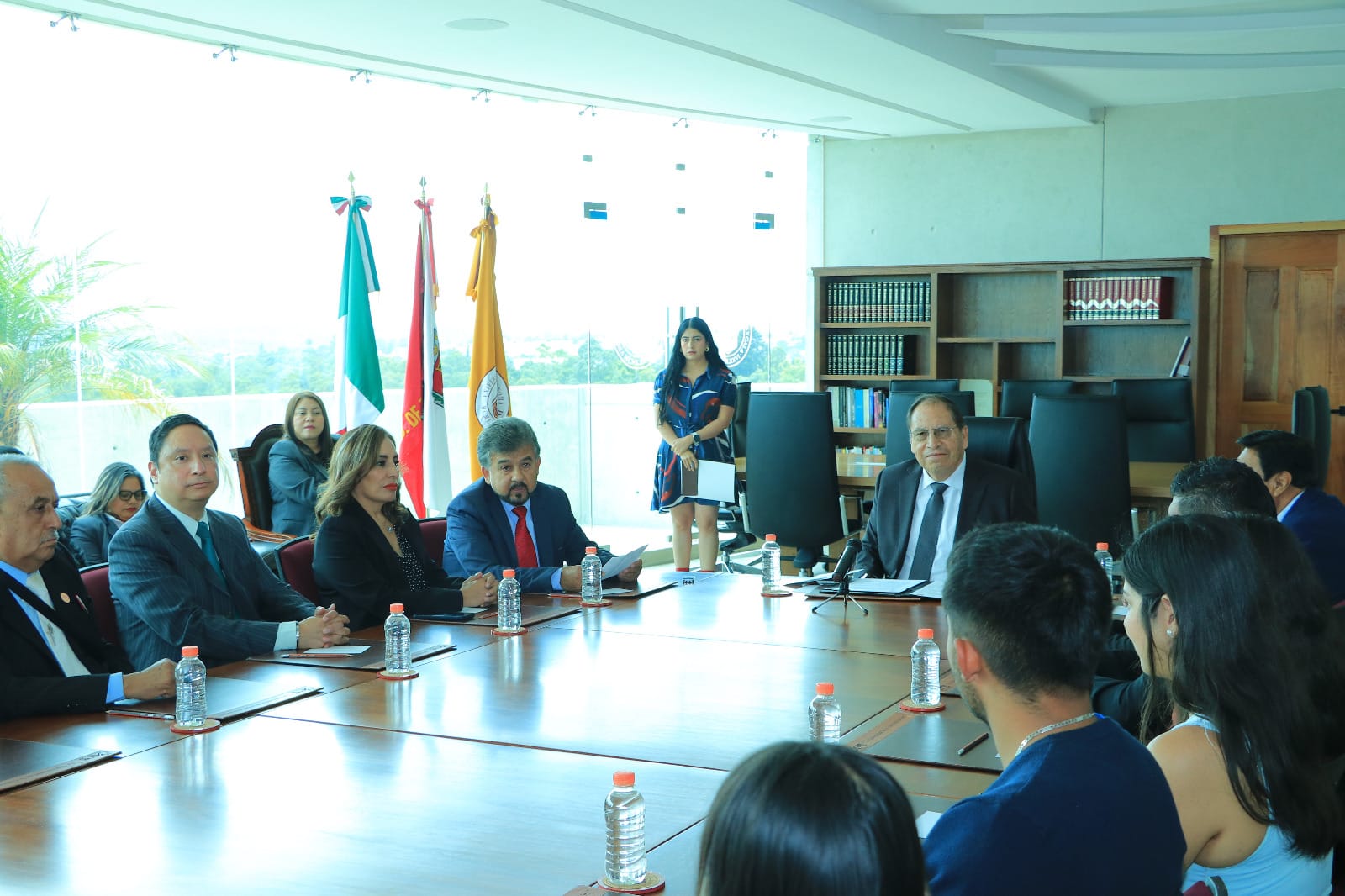 Rector de la UATx da la bienvenida a estudiantes visitantes de Argentina, Colombia, España y México